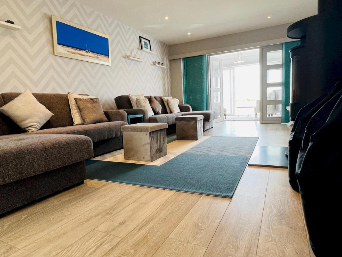 Pass The Keys Fabulous Beach Front Holiday Location Lydd Exterior foto